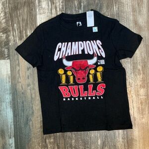 Kids Black Chicago Bulls Champions T-Shirt Size 6/7